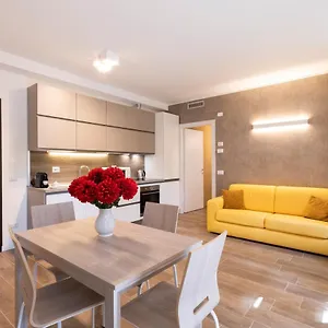 Апартаменты West - Modern And Comfortable